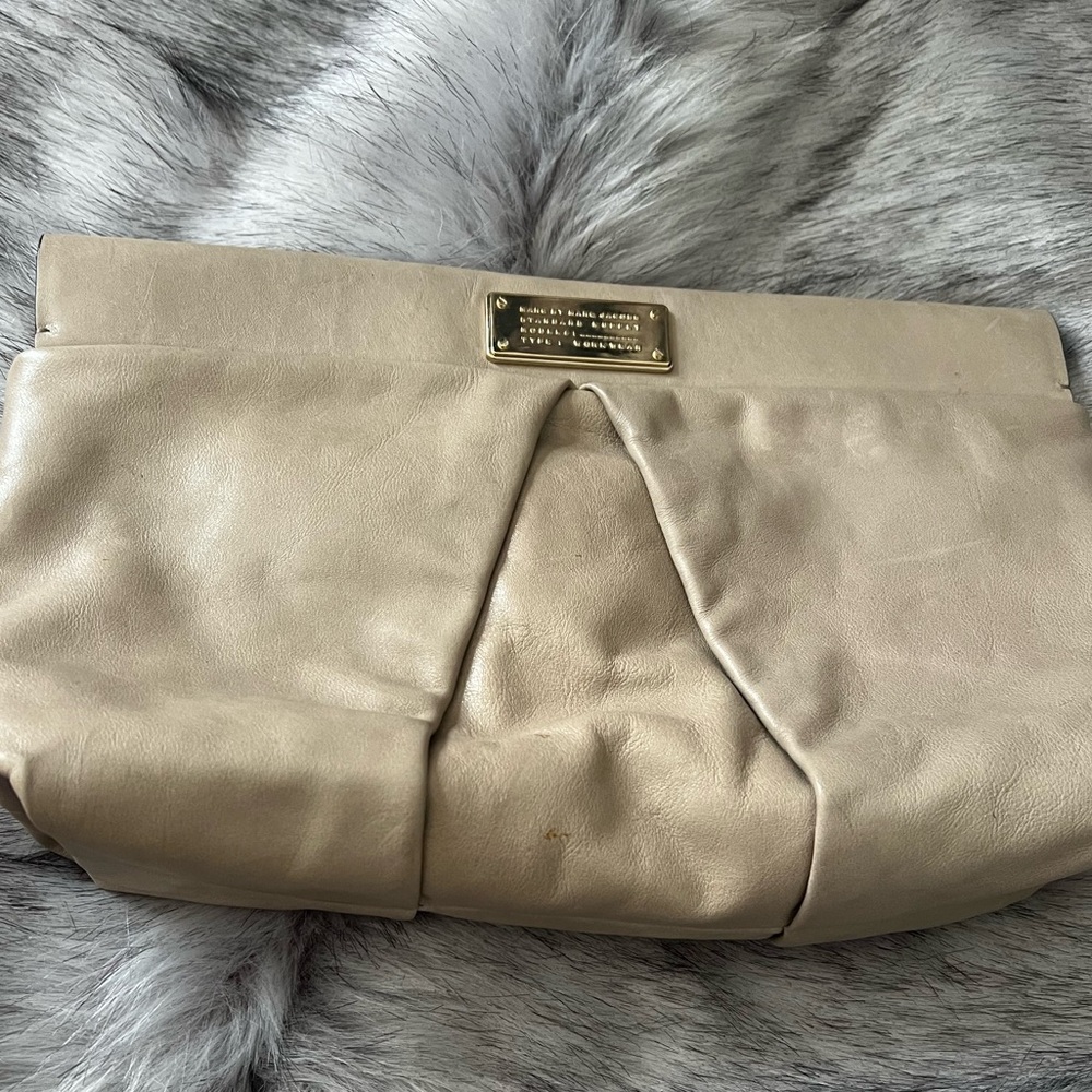 Marc Jacobs clutch with magnetic closure used